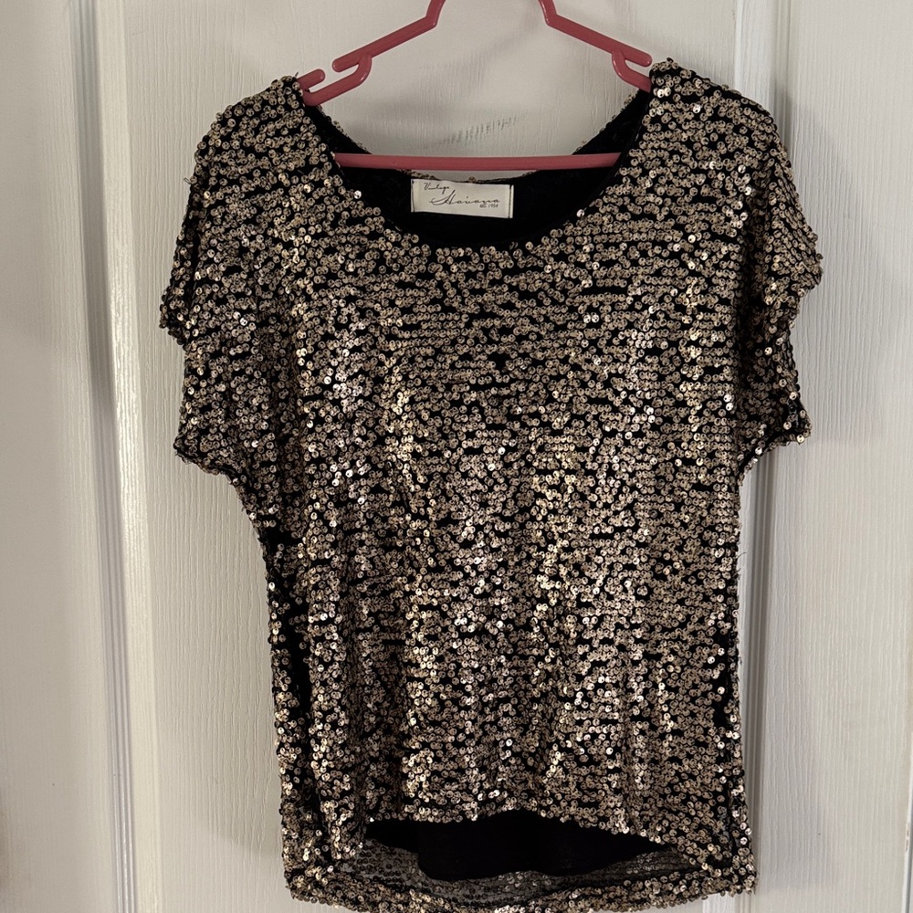 VintageHavana Black and Gold Sequin Short Sleeve Top Medium